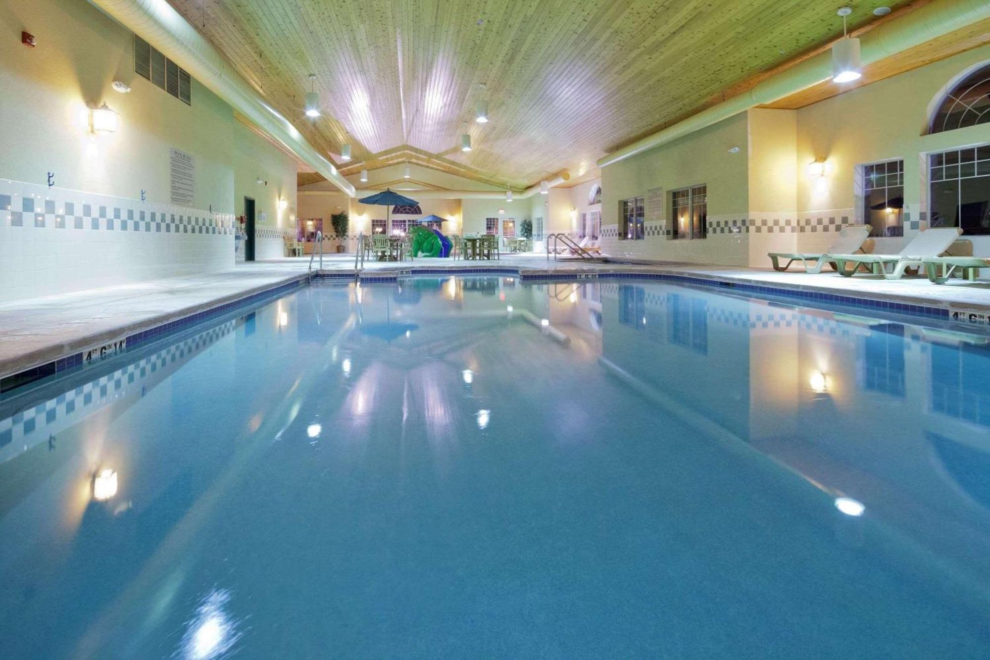Country Inn & Suites By Radisson, Green Bay East, Wi Bagian luar foto